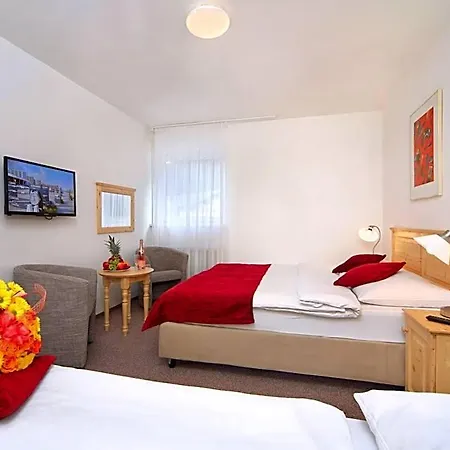 Lenka Hotel
