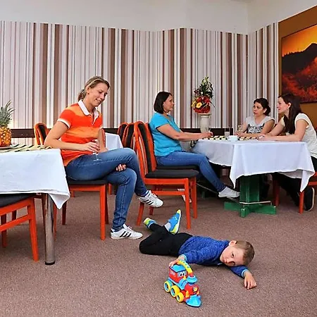 Hotel Lenka 3*